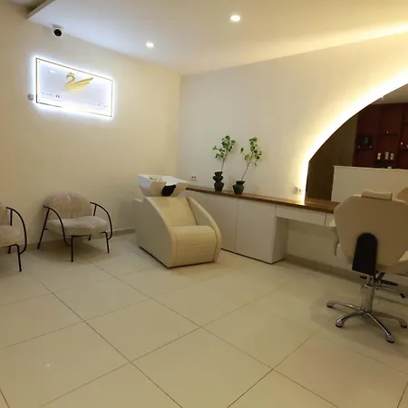 Suites Hotel Les Charmilles & Spa-2