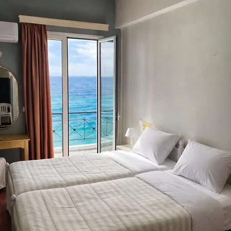 Queens Leriotis Hotel-3