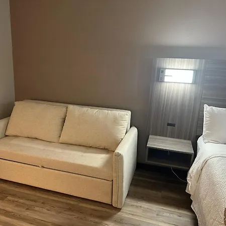 Red Roof Inn & Suites Middleborough-2
