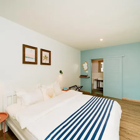 Nautical Home & Seashell House B&B-2