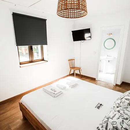 Latas Surf Lodge-2