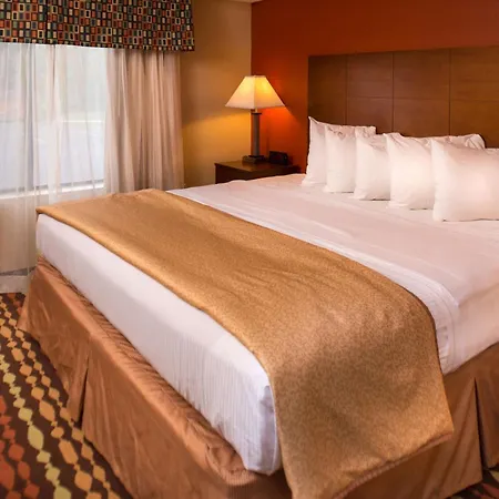 Best Western Ambassador Inn & Suites-3