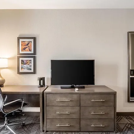Comfort Inn & Suites Salt Lake City Airport-3