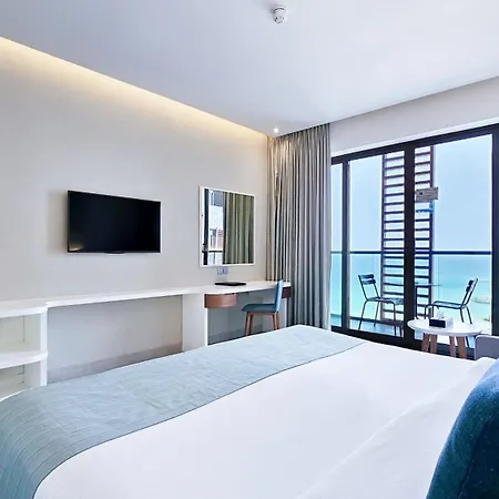Wyndham Garden Ajman Corniche-3