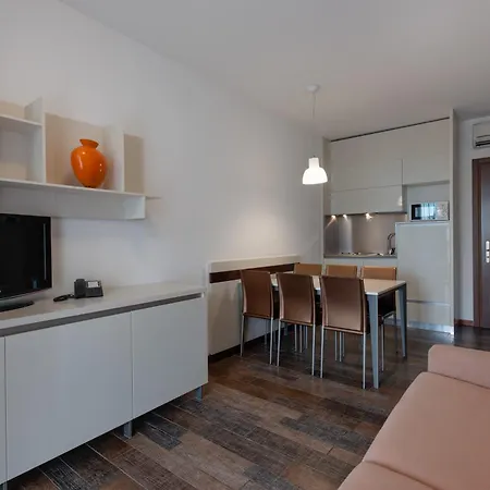 Aparthotel Holiday-2