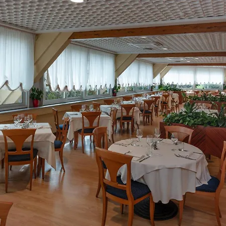 Aparthotel Holiday-2