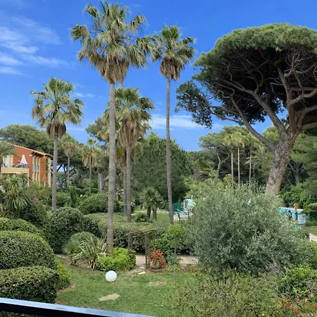 LA BADINE Appartement rénové Haut de game et Parc Prestations Premiumamme avec Climatisation Vue Pisc-2