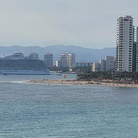 Beachfront Harbor 171 Condo Ocean View Pool, Gym WiFi-2