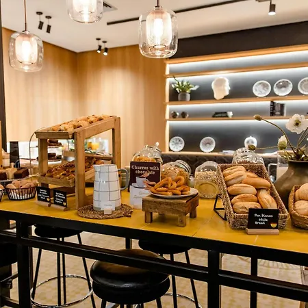 Motel One Madrid-Plaza De Espana-2