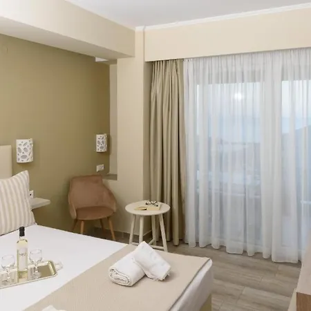 Ammos Beach Seaside Luxury Suites Hotel-3