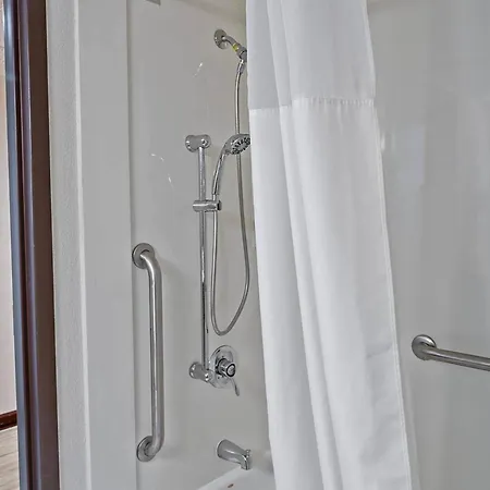 Quality Inn Milan-Sandusky-2