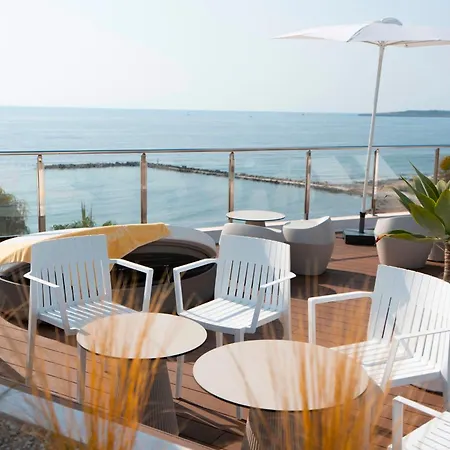 Aparthotel Cap De Mar-3
