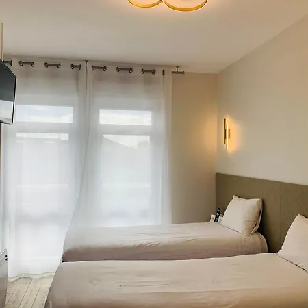 Logis Hôtel Saint Guirec Et De La Plage-2