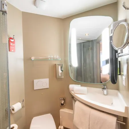 Ibis Geneve Centre Lac-3