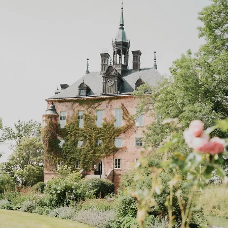 Wiks Slott-2