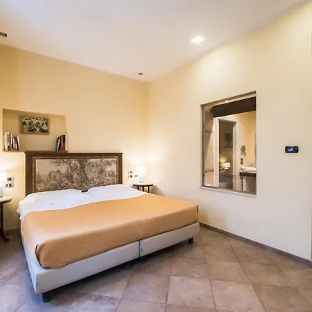 Vogue Hotel Arezzo-3