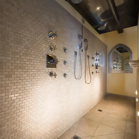 Vogue Hotel Arezzo-2