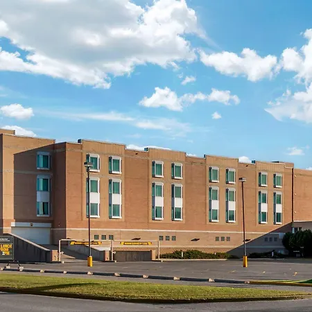 Clarion Hotel & Suites-2