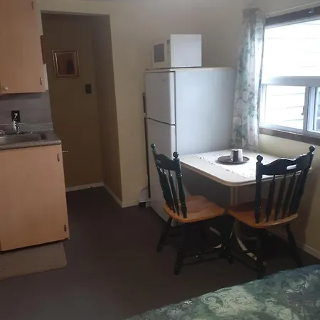 Silver Springs Cottage Resort-3