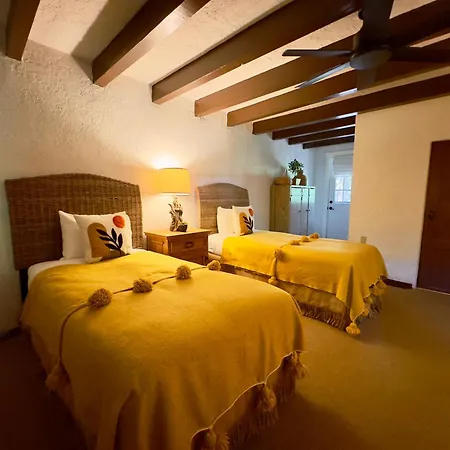 Old Taos Guesthouse B&B-3