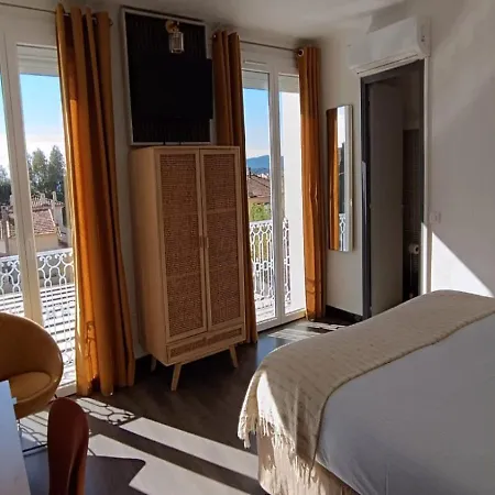 Hotel La Petite Boheme-3