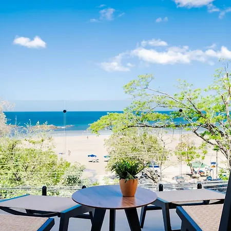 Iguana Surf Boutique Hotel Tamarindo Rooftop Pool & Beachfront Suites-2
