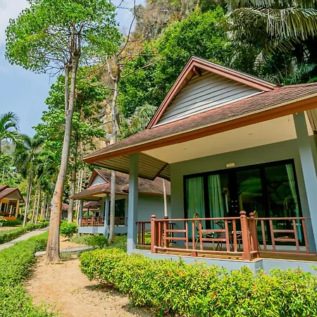 Tonsai Bay Resort-2
