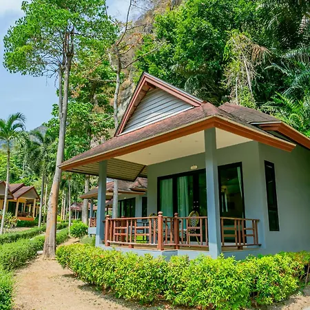 Tonsai Bay Resort-2