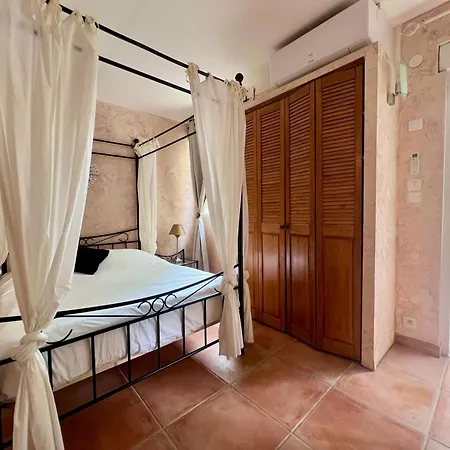 Logis Hotel Les Grenadines-3