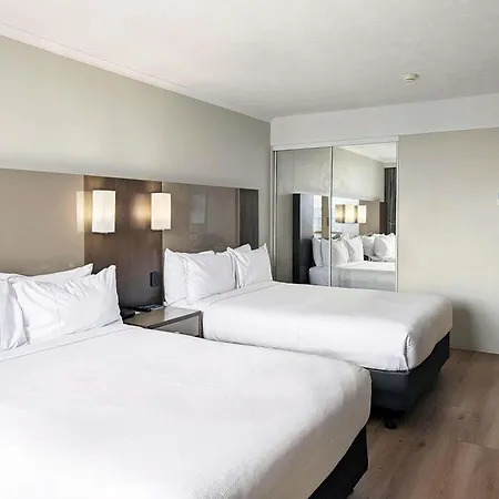 Novotel Surfers Paradise-3