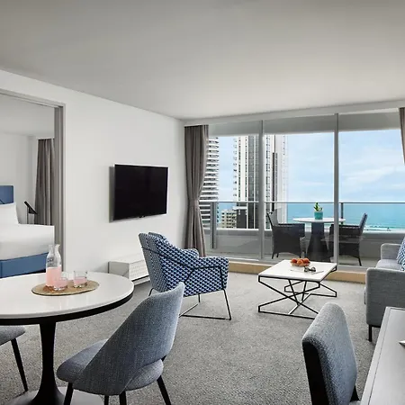 Meriton Suites Broadbeach-3