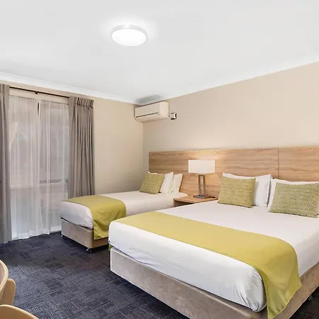 Quality Inn Carriage House-2