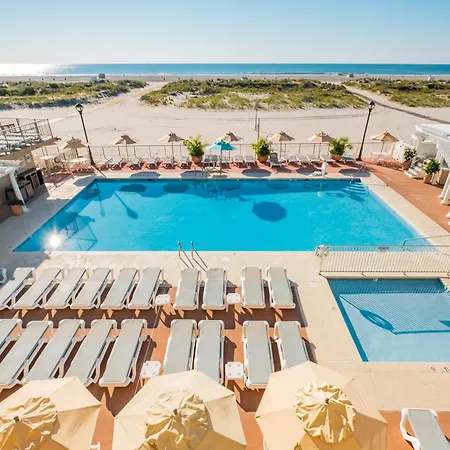 Reges Oceanfront Resort-3