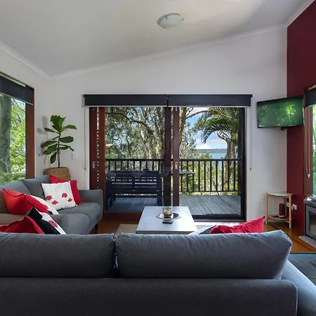 Eumarella Shores Noosa Lake Retreat-3
