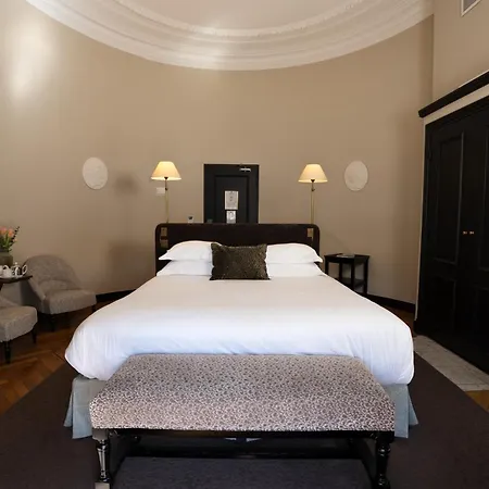 Le Cavendish-2