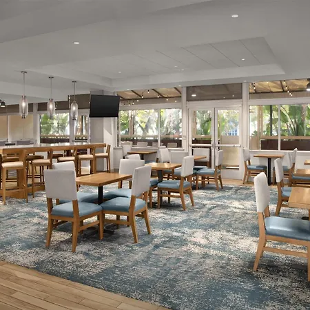 DoubleTree by Hilton LAX - El Segundo-3