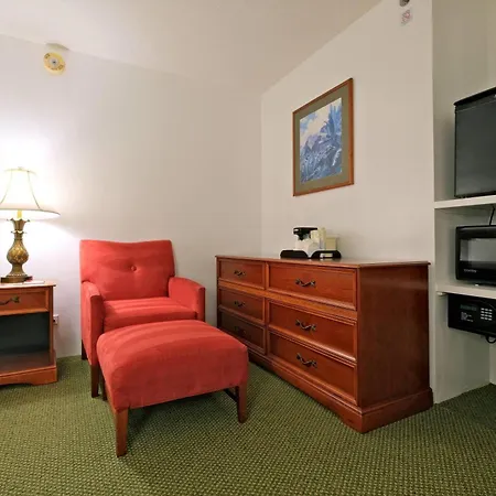 Ramada Plaza By Wyndham Waikiki-3
