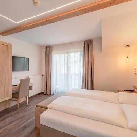 Hotel Christine-2
