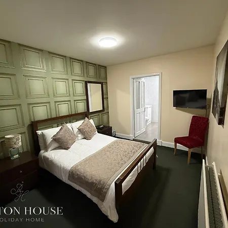 Belton House Holiday Home-3