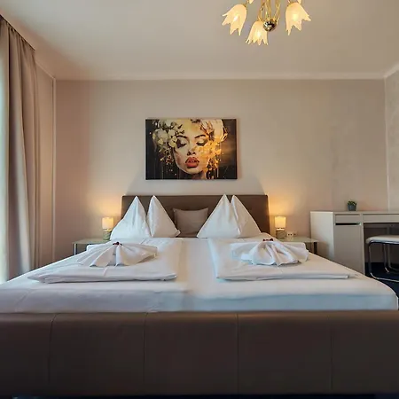 Hotel Karntnerhof Velden By S4Y-3