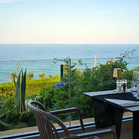 "Cap Riviera" Hotel & Restaurant Saint Aygulf-3