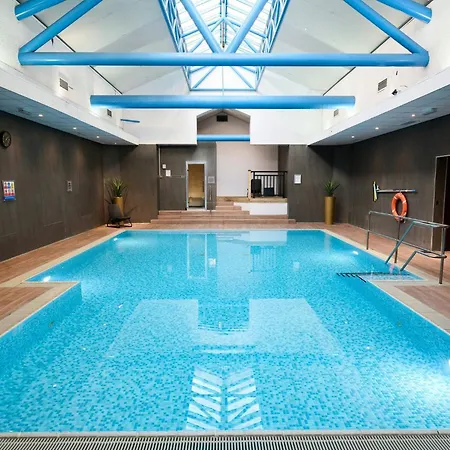 Sandman Signature London Gatwick Hotel-3