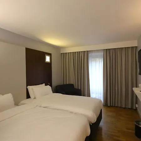 Park Inn By Radisson Birmingham Walsall-3