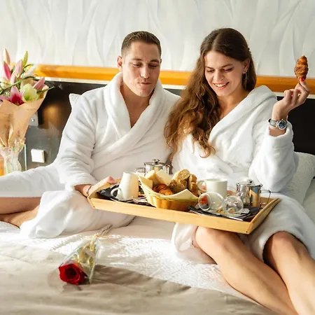 Domaine De La Foret D'Orient, Logis Hotel, Restaurant, Spa Et Golf-2