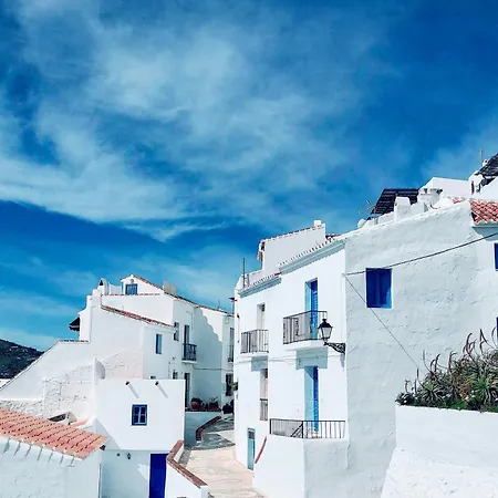Abril Nerja-3