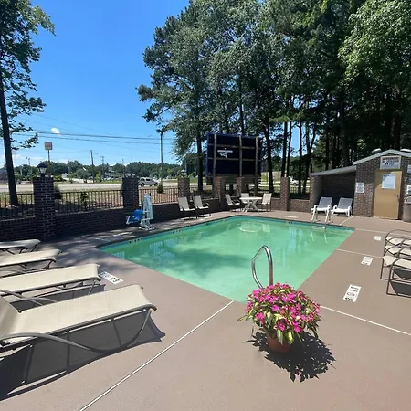 Quality Inn Kenly I-95-3