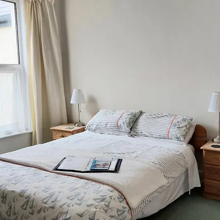 Trelawney Guest House Room Only-2
