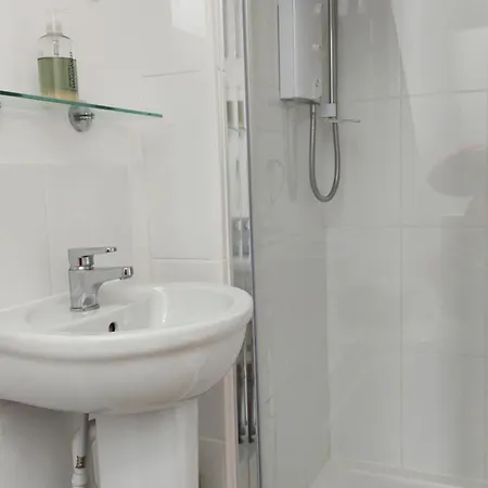 Trelawney Guest House Room Only-3