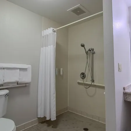 Country Inn & Suites By Radisson, Convention Center-2