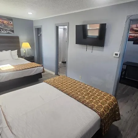 Travelers Inn-3